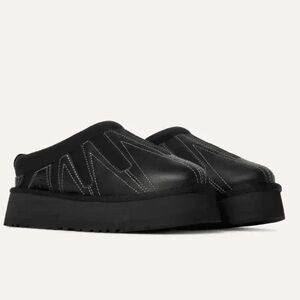 UGG TAZZ Sunwave Clogs